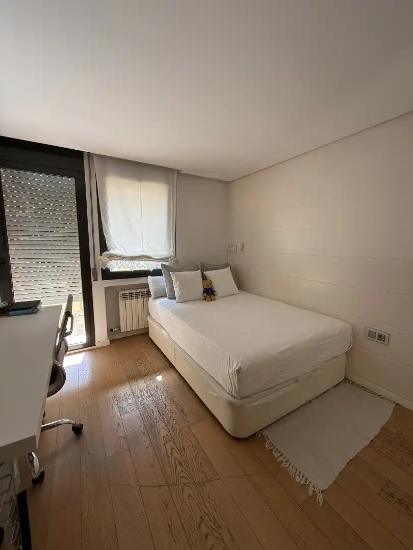 Habitación de Casa adosada en venta en Granollers con Aire acondicionado, Calefacción y Jardín privado