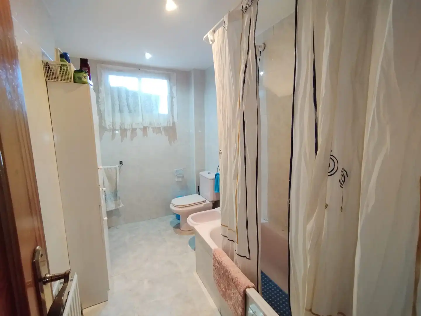 Bathroom of Flat for sale in Tomelloso  with Terrace, Storage room and Furnished