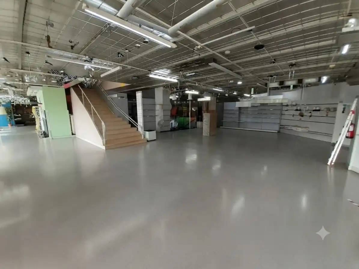 Industrial building for sale in Sud, imagen 2