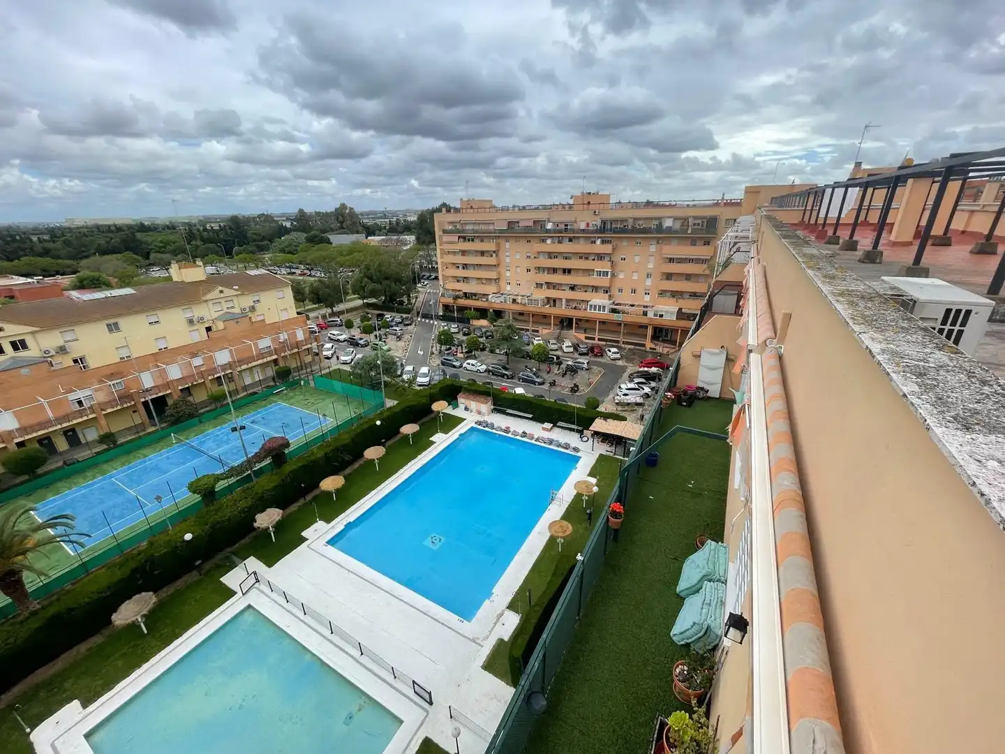 Vista exterior de Pis de lloguer en Sevilla amb Aire condicionat, Calefacció i Terrassa