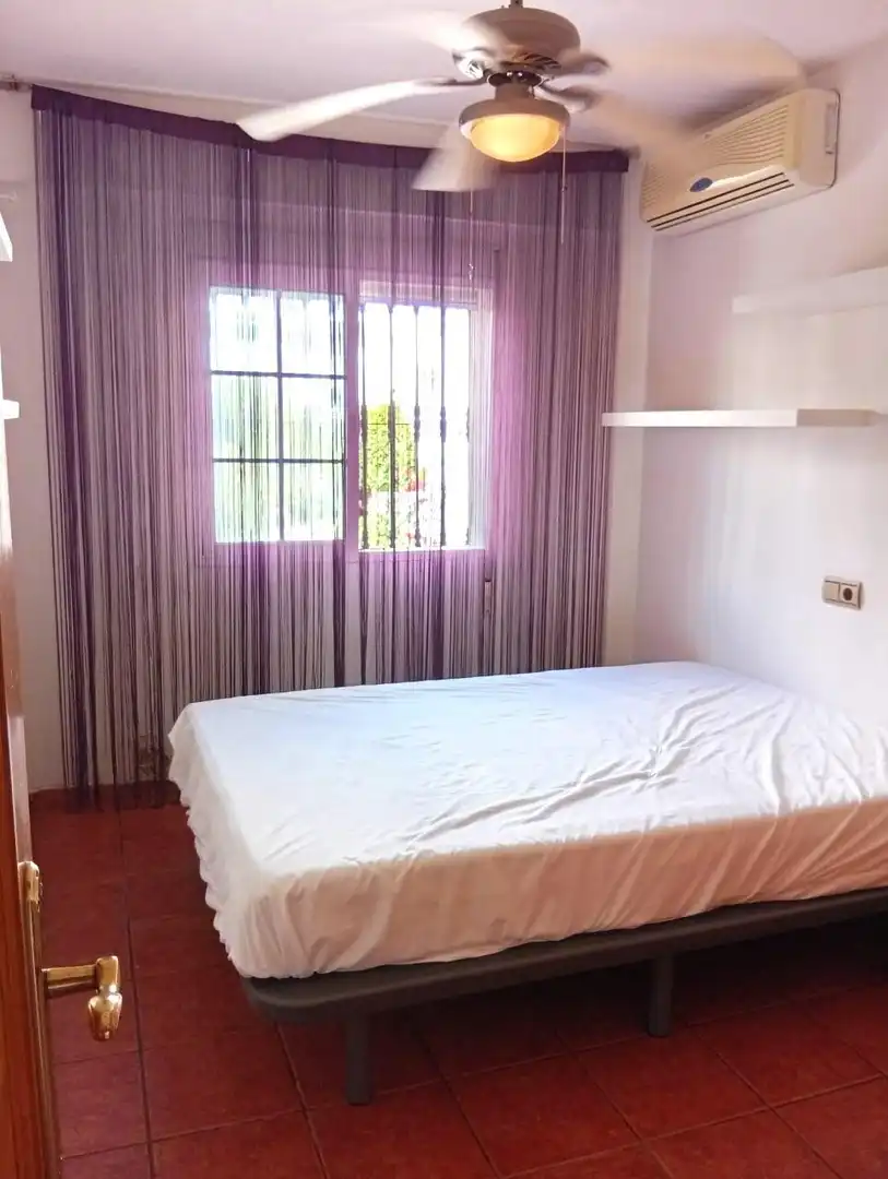Habitación de Casa adosada en venta en Mijas con Aire acondicionado, Jardín privado y Terraza