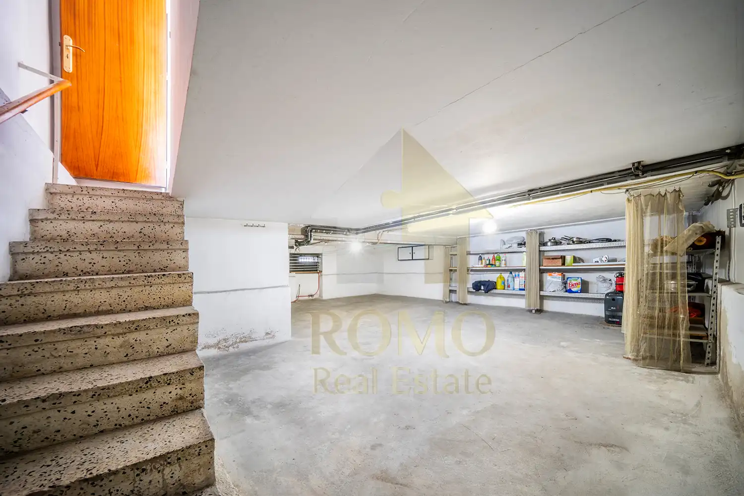 Houses for sale in Santa Perpètua de Mogoda  with Terrace, Storage room and Balcony