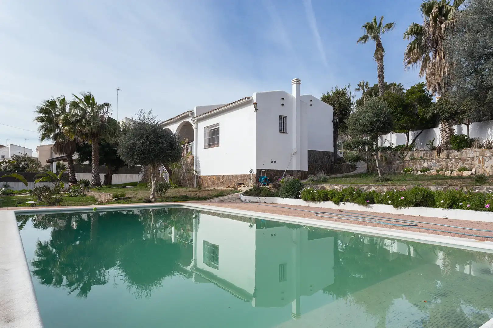 Piscina de Casa o xalet en venda en Cunit amb Aire condicionat, Calefacció i Jardí privat