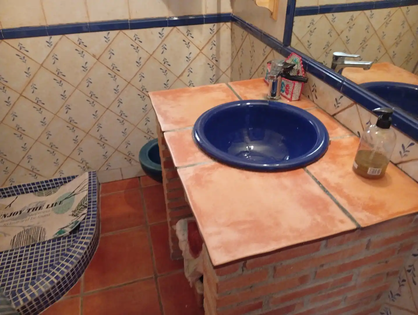 Baño de Finca rústica en venta en Jete con Terraza, Piscina y Amueblado