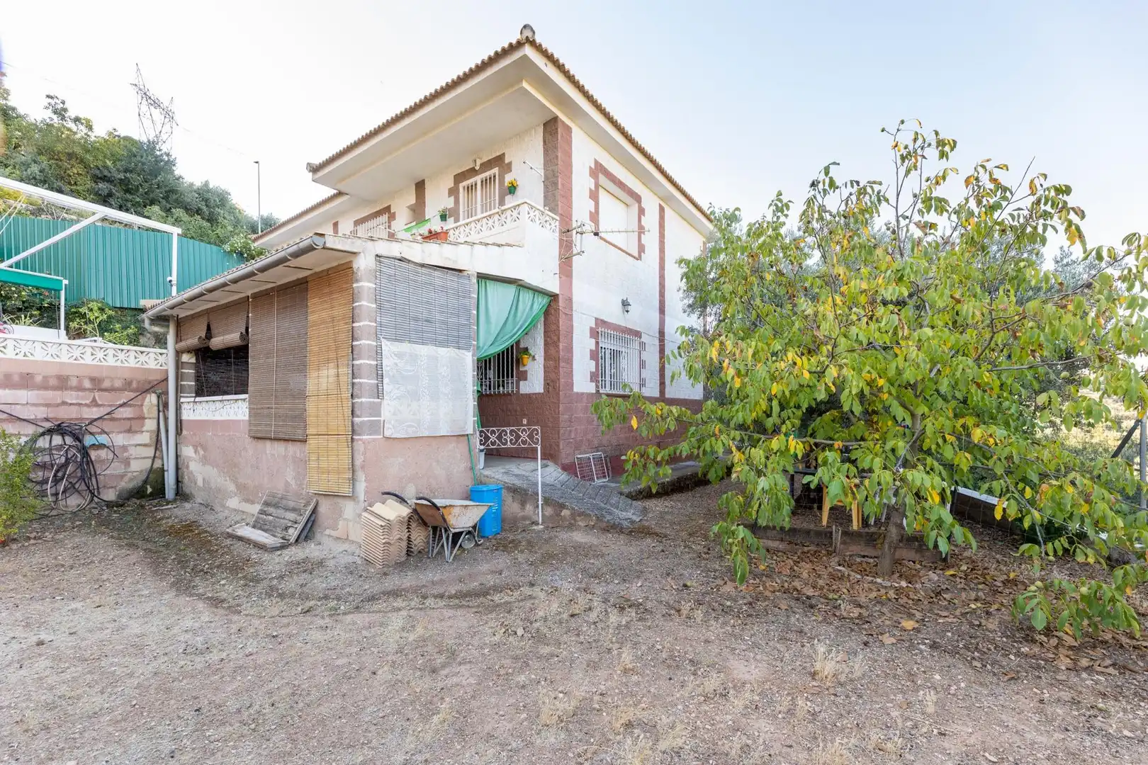 Vista exterior de Casa o xalet en venda en Cogollos de la Vega amb Jardí privat, Terrassa i Traster