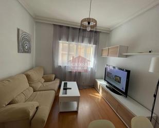 Living room of Flat for sale in Salamanca Capital  with Heating and Furnished