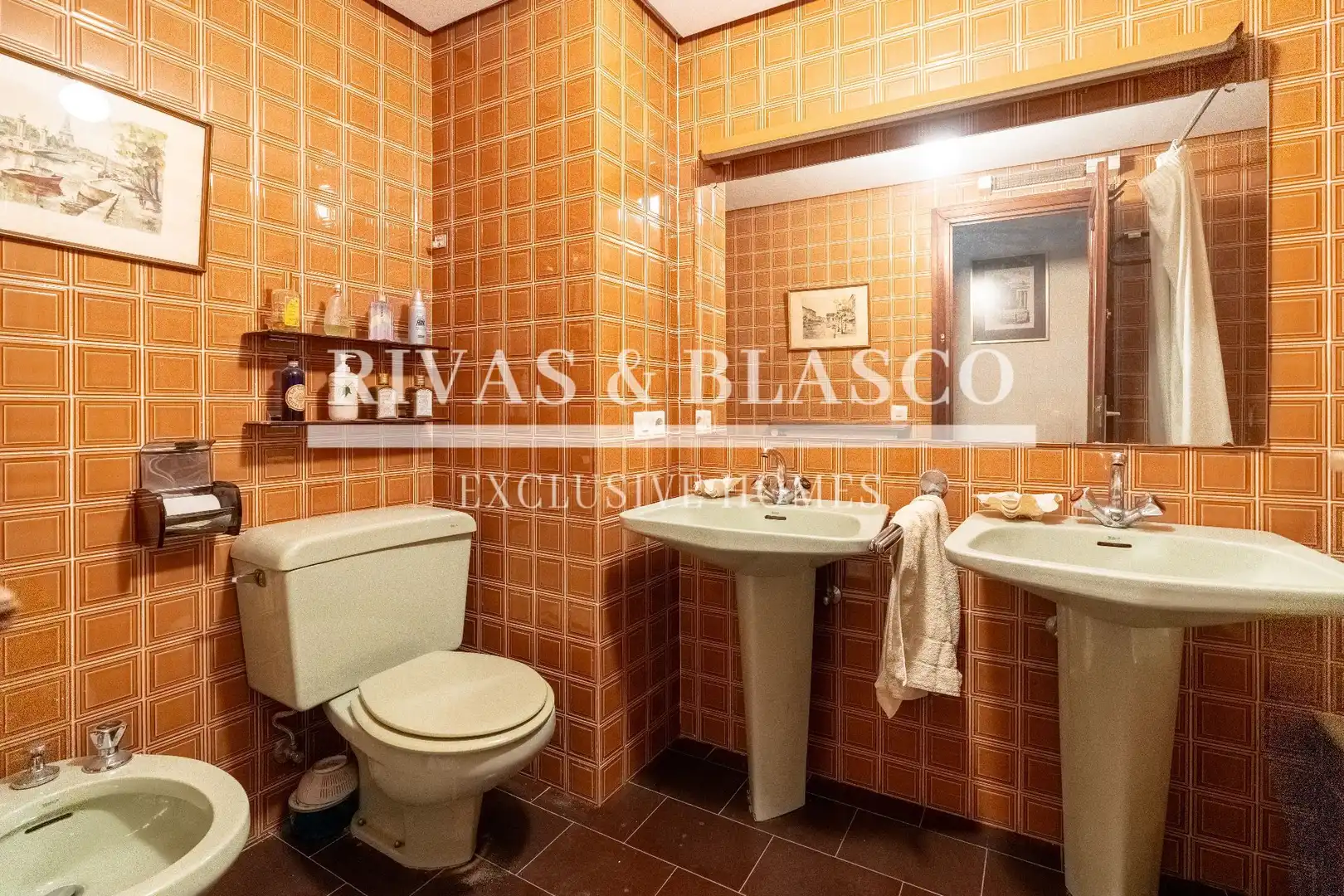 Bathroom of Apartments for sale in Donostia - San Sebastián   with Heating and Storage room