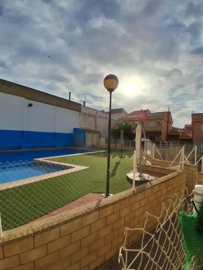 Piscina de Casa adosada en venda en Balazote amb Aire condicionat, Calefacció i Terrassa