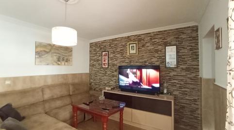 Foto 4 de Casa o xalet en venda a Calle Azofairon, Centro - Doña Mercedes, Dos Hermanas