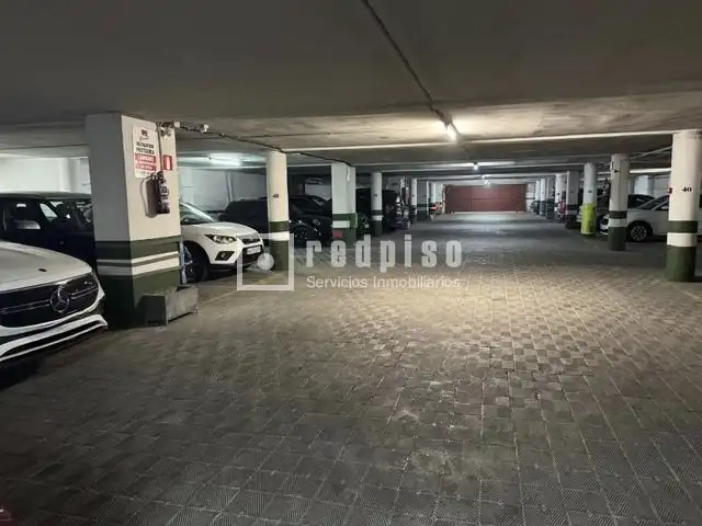 Aparcament de Garatge en venda en Madrid