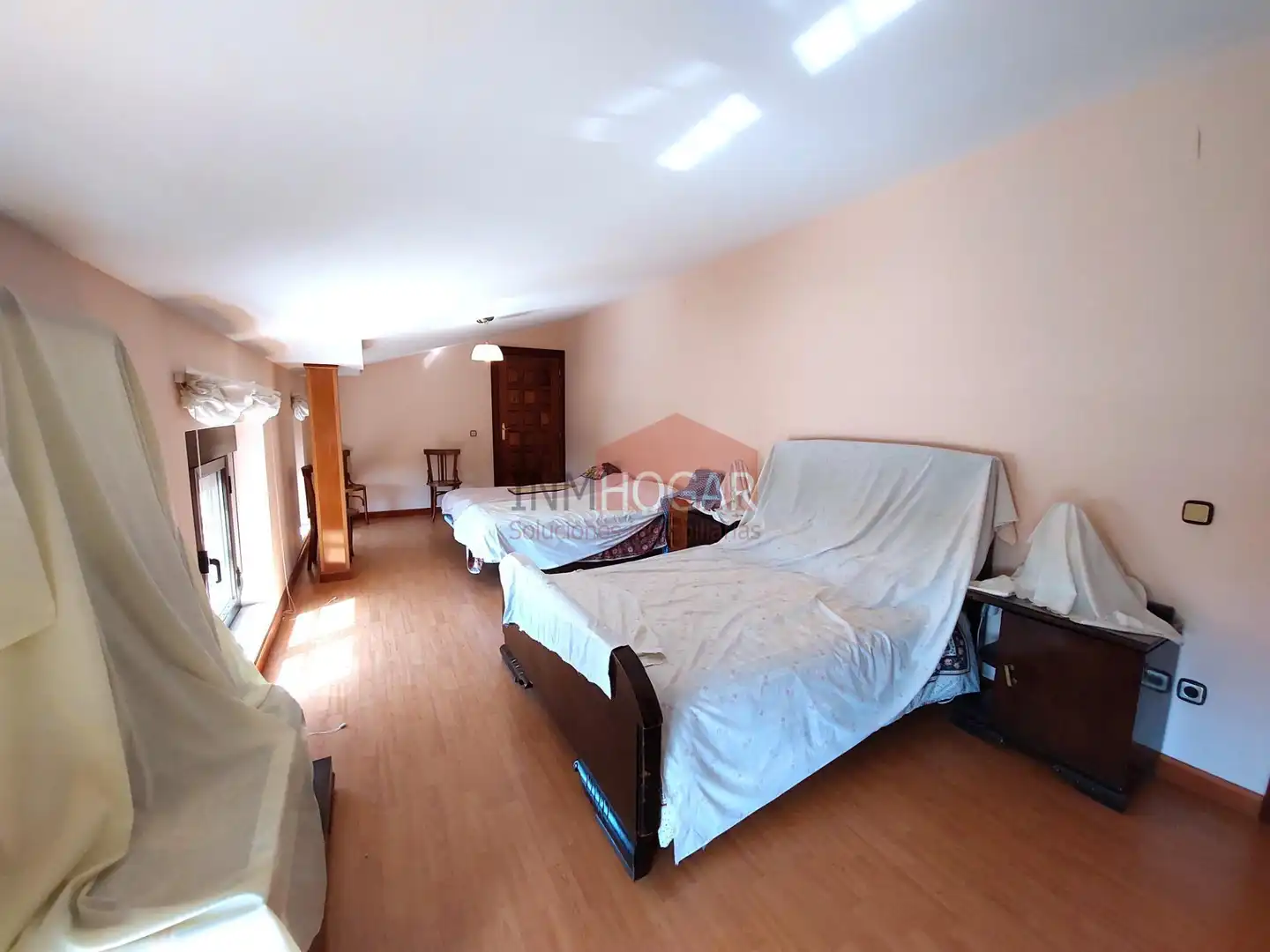 Bedroom of Houses for sale in Gutierre-Muñoz  with Heating, Private garden and Storage room