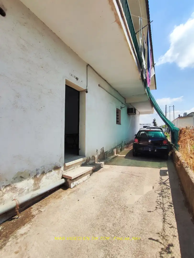 Vista exterior de Local en venda en Lliçà d'Amunt amb Alarma