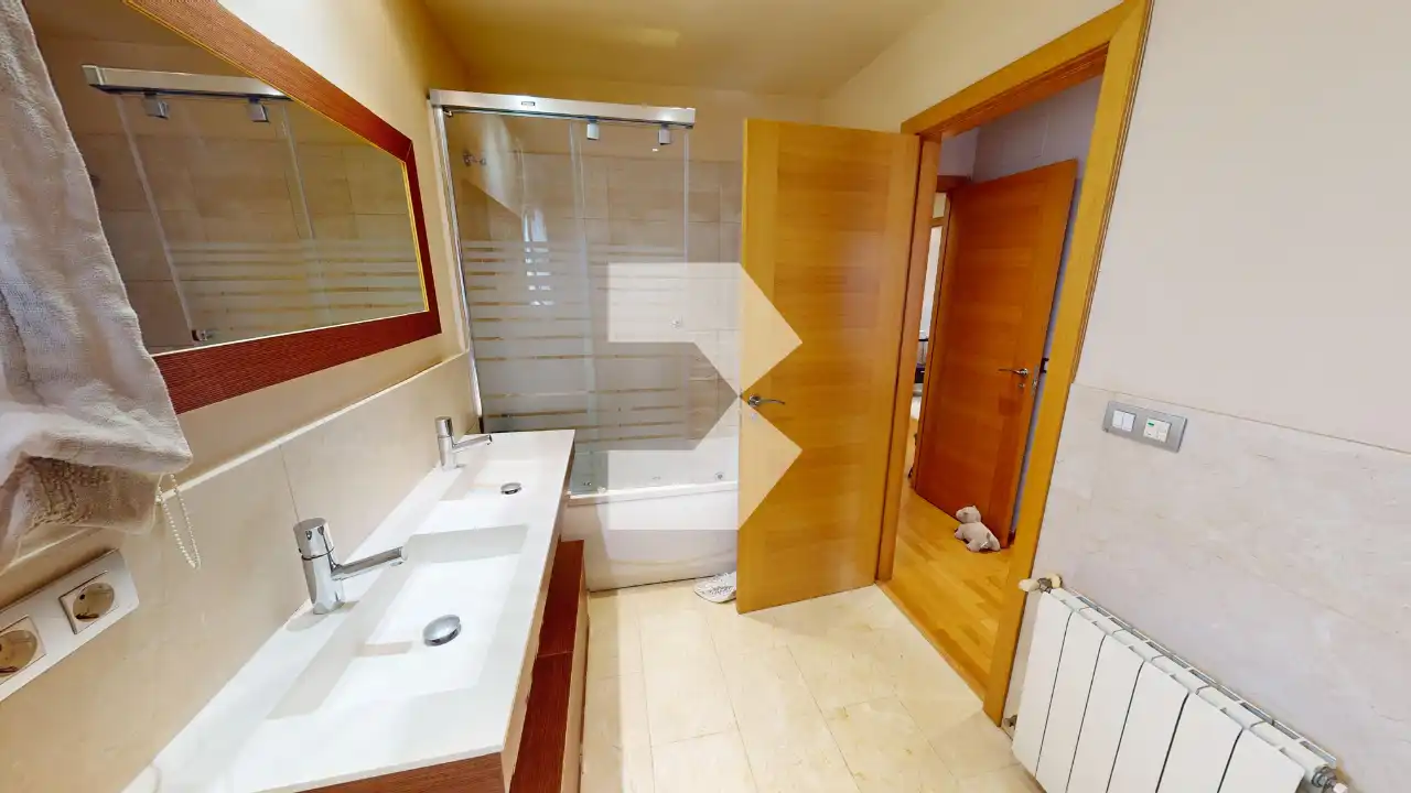 Bany de Casa o xalet en venda en Sant Joan d'Alacant amb Jardí privat, Terrassa i Piscina