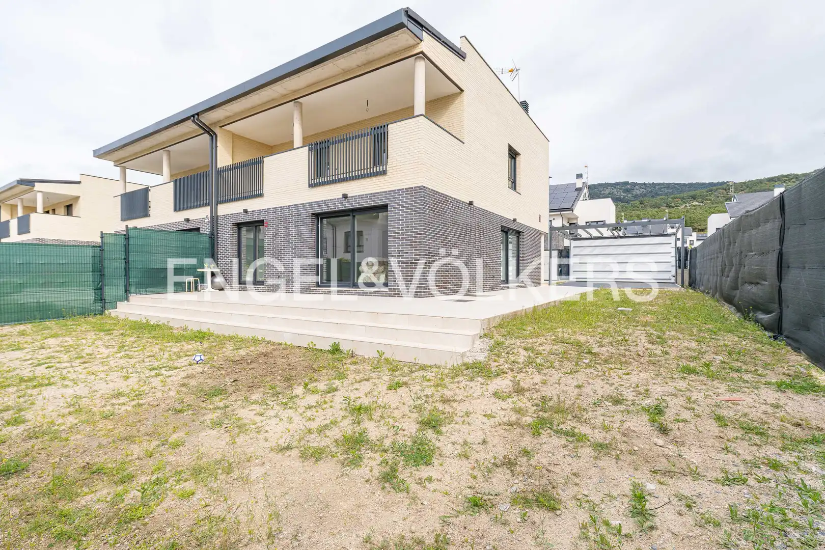 Casa o chalet de alquiler en Colegios