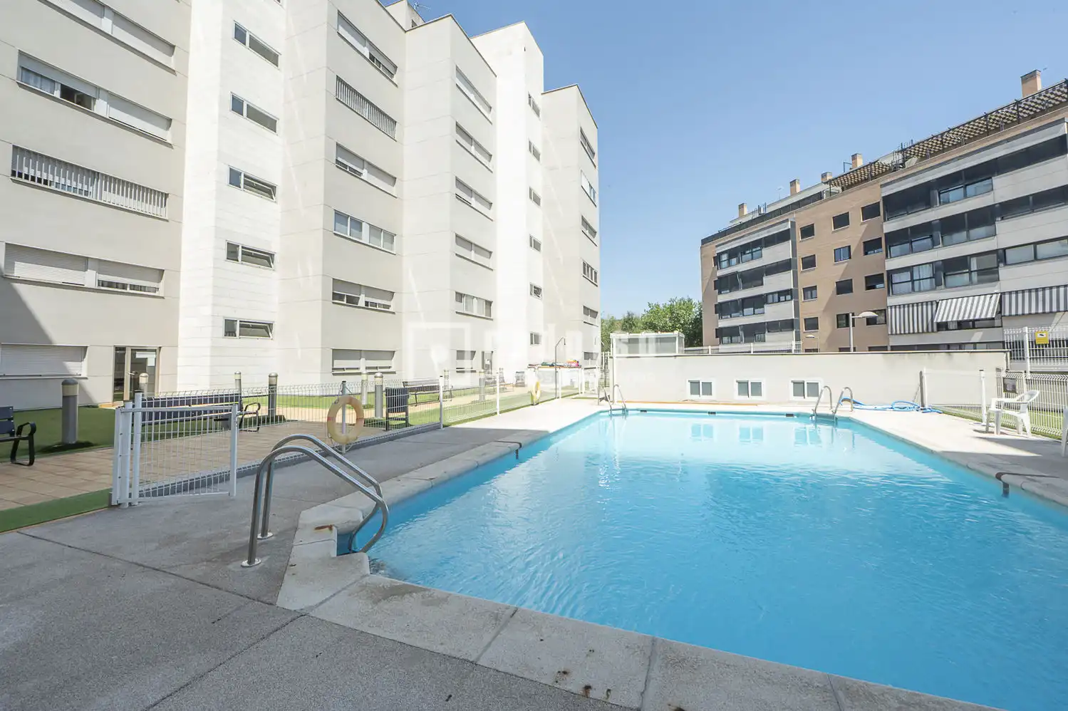 Piscina de Piso en venta en Valdemoro con Aire acondicionado, Calefacción y Jardín privado