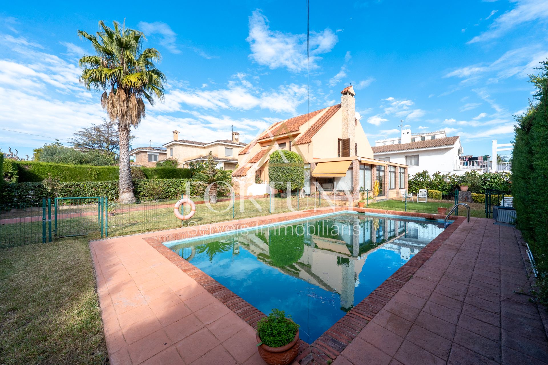 Vista exterior de Casa o xalet en venda en Cambrils amb Aire condicionat, Calefacció i Jardí privat