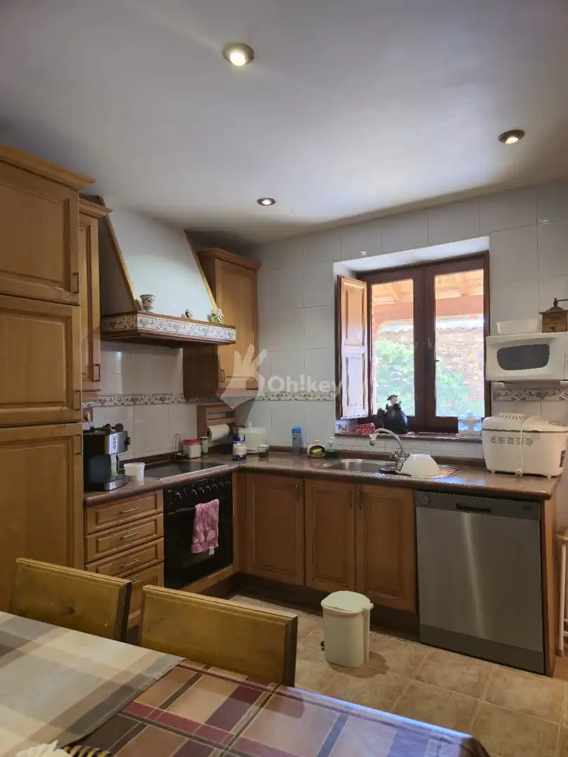 Cocina de Casa o chalet en venta en Val de San Lorenzo con Calefacción, Jardín privado y Terraza