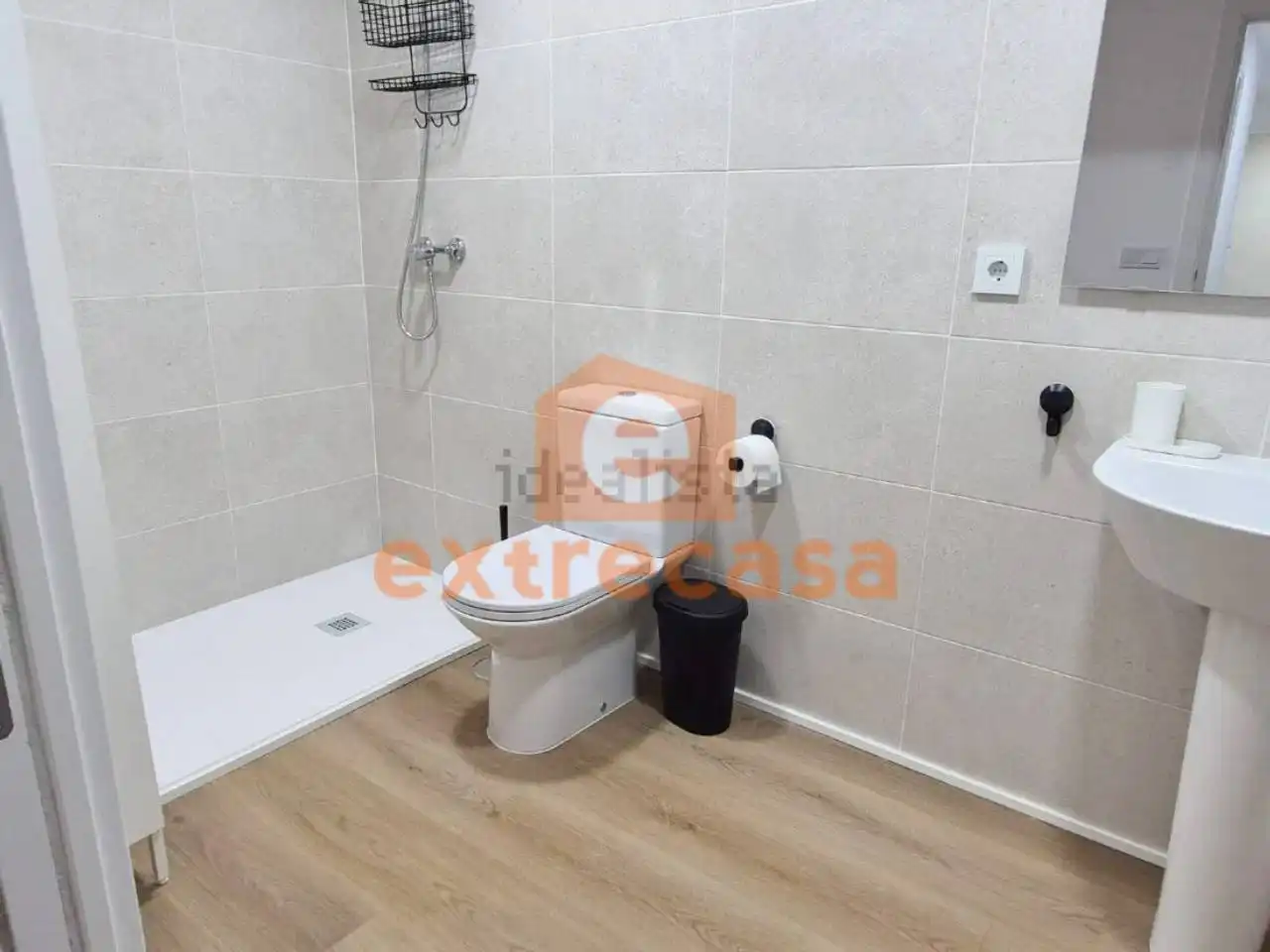 Bathroom of Apartments for rent in Avenida Elvas