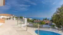 Vista exterior de Casa o xalet en venda en Manilva amb Aire condicionat, Terrassa i Piscina