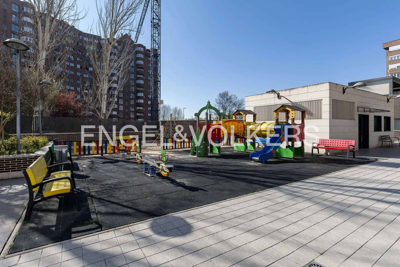 Flat for rent in Adelfas