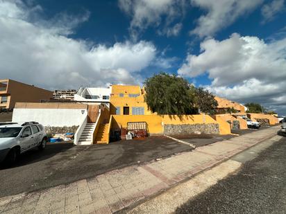 Vista exterior de Casa adosada en venda en Antigua amb Jardí privat, Terrassa i Forn