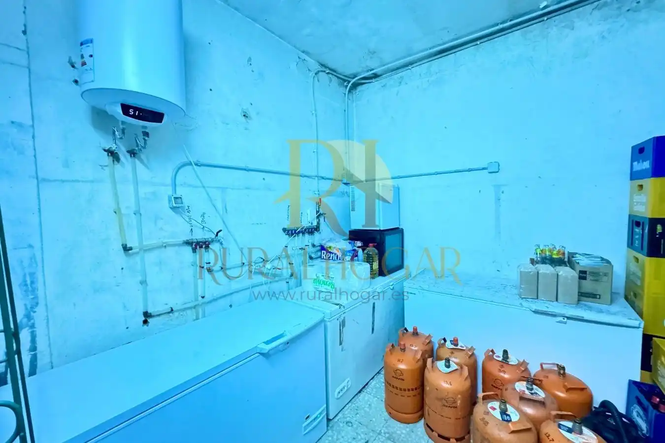 Commercial properties for sale in Villamanín  with Heating, Terrace and Furnished