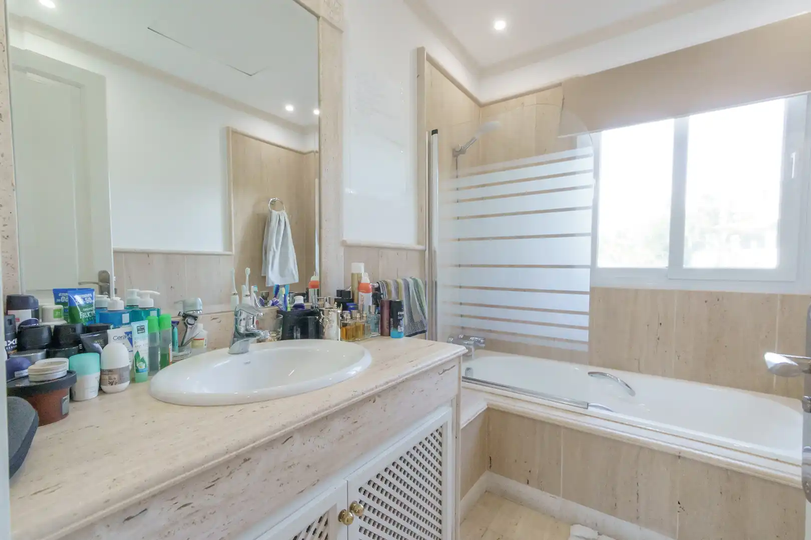 Baño de Casa o chalet en venta en Marbella con Aire acondicionado, Jardín privado y Terraza