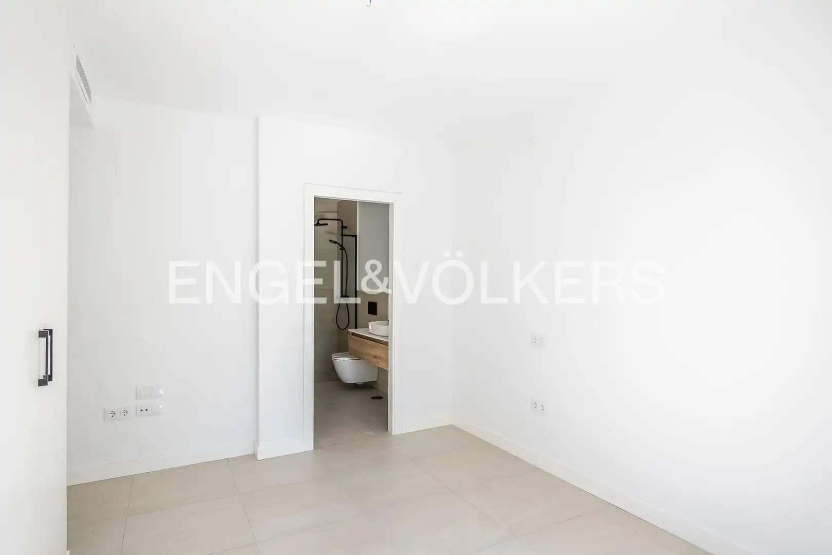 Piso en venta en Sevilla con Aire acondicionado, Calefacción y Piscina