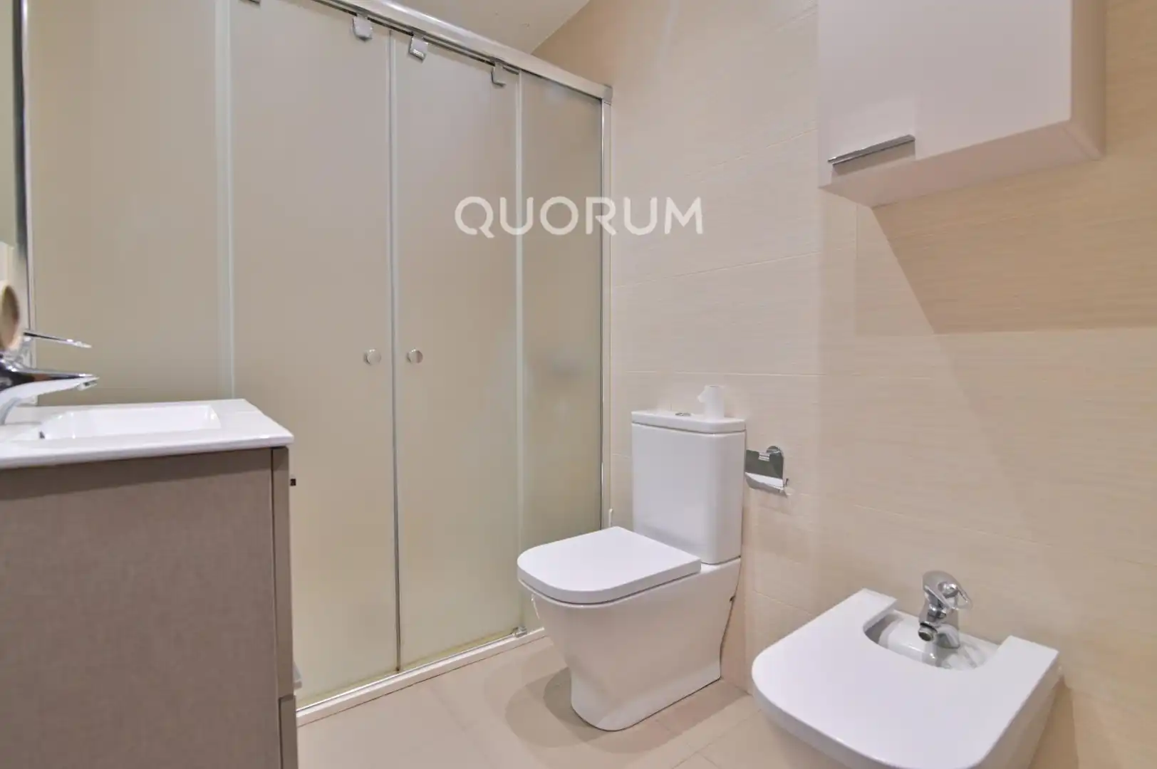 Baño de Piso en venta en Bilbao  con Calefacción, Trastero y Amueblado