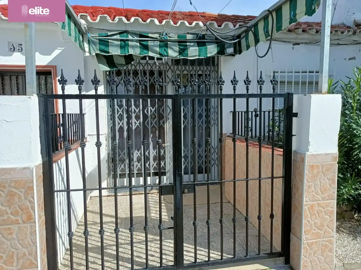 Houses for sale in Jerez de la Frontera  with Air Conditioner and Terrace