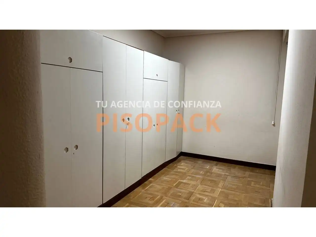Piso en venta en  Pamplona / Iruña con Calefacción, Terraza y Balcón