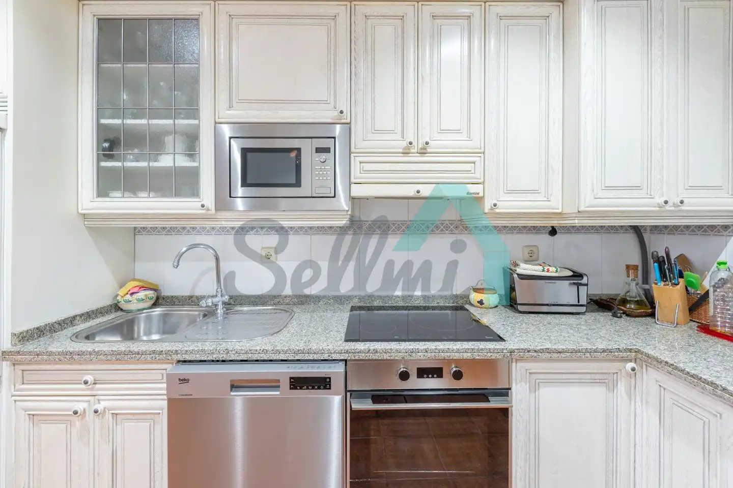 Kitchen of Flat for sale in Oviedo   with Heating, Parquet flooring and Terrace