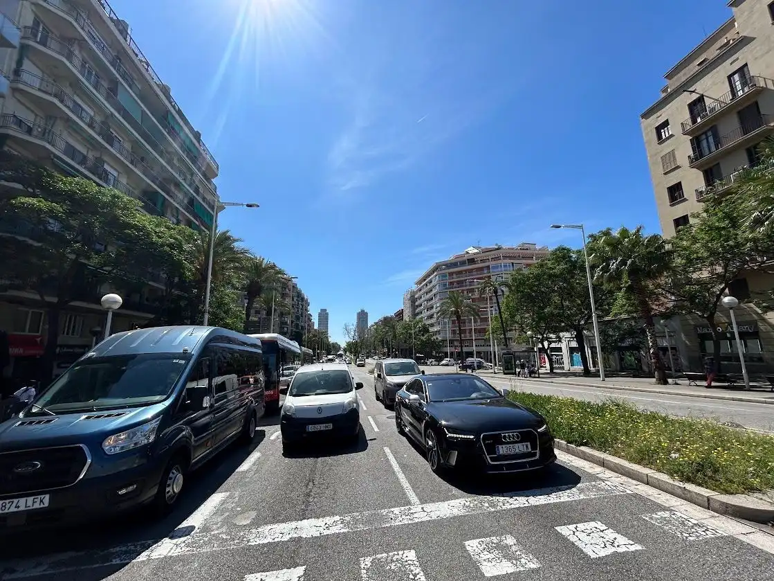 Außenansicht von Garage zum Verkauf in Barcelona