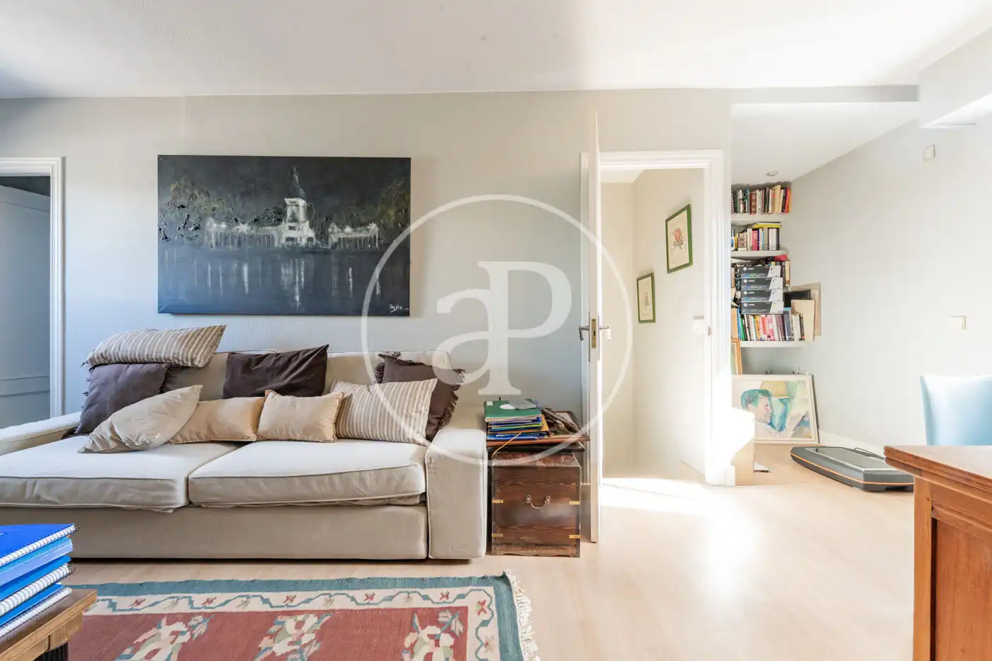 Sala de estar de Casa adosada en venta en Madrid con Aire acondicionado, Calefacción y Jardín privado