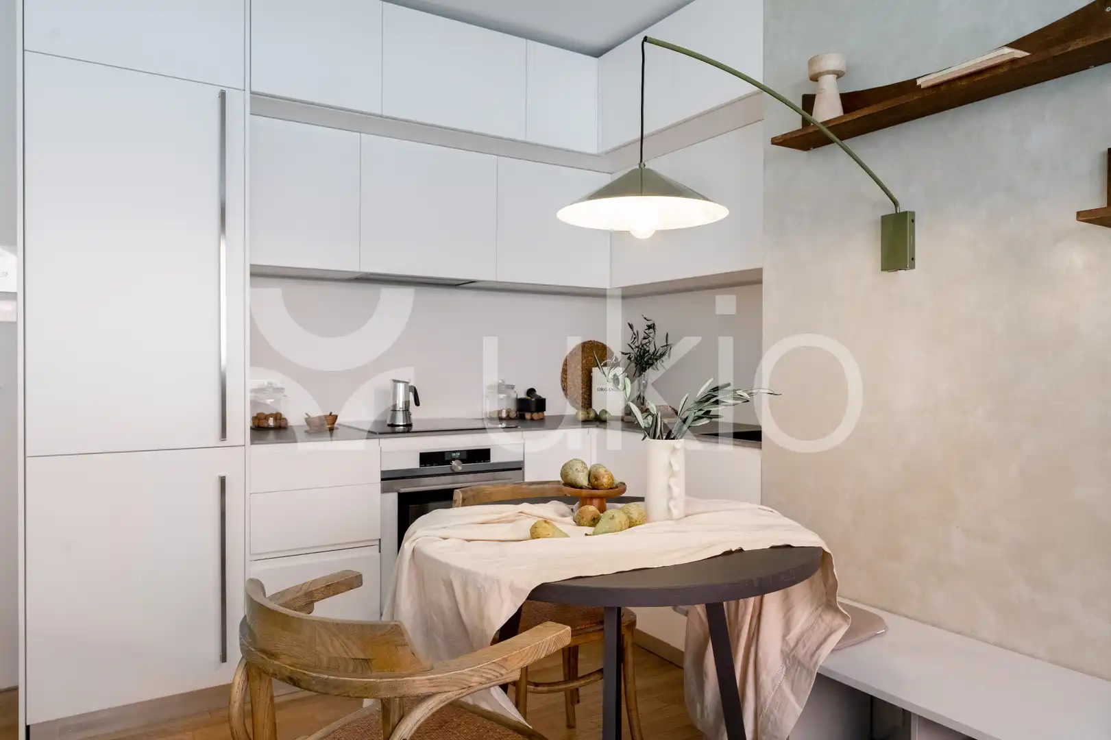Cuina de Apartament de lloguer en Madrid amb Aire condicionat, Calefacció i Moblat