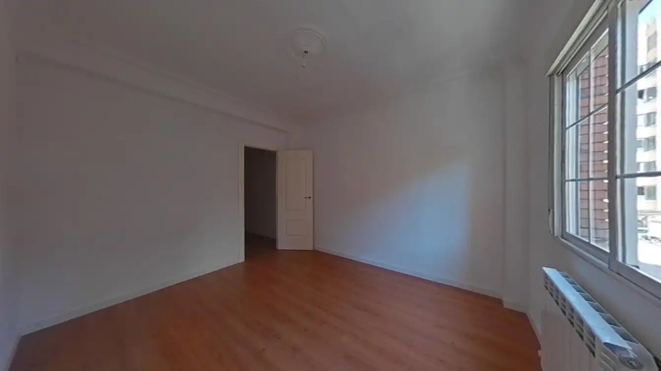 Bedroom of Flat for sale in Zaragoza  with Heating, Parquet flooring and Oven
