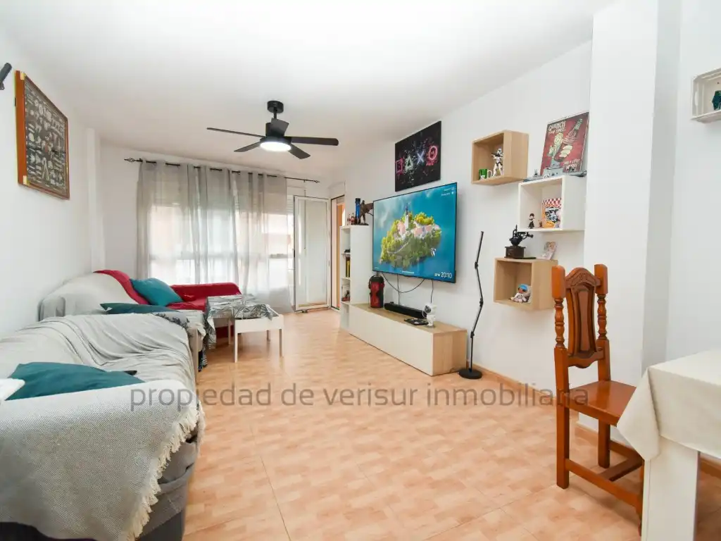 Wohnzimmer von Wohnungen zur Miete in Águilas mit Balkon