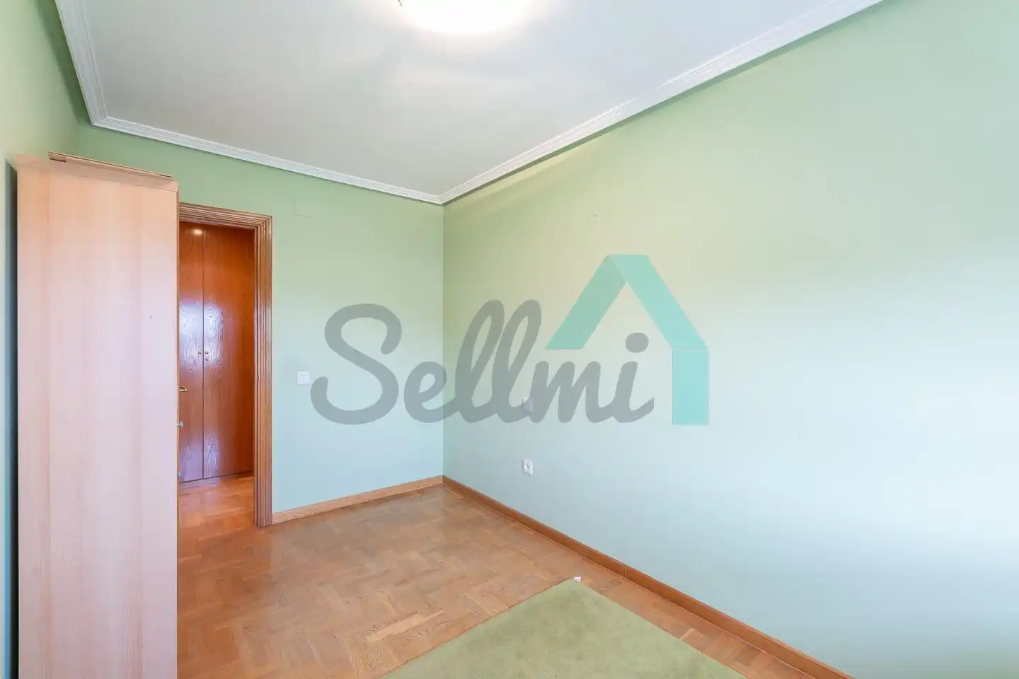 Habitación de Piso en venta en Oviedo  con Calefacción, Parquet y Trastero