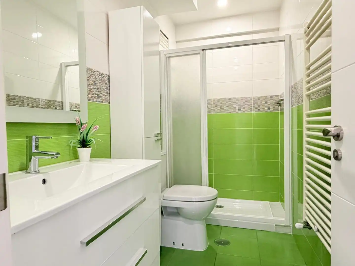 Baño de Piso en venta en Vigo  con Aire acondicionado y Calefacción