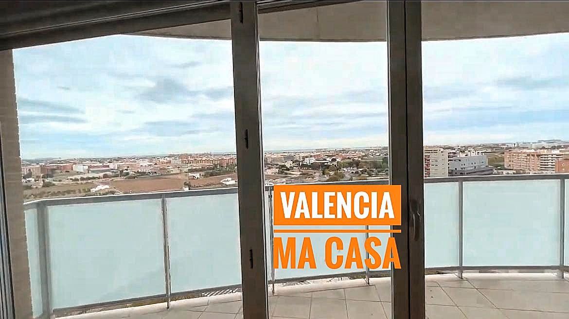 Exterior view of Flat to rent in  Valencia Capital  with Air Conditioner, Heating and Terrace