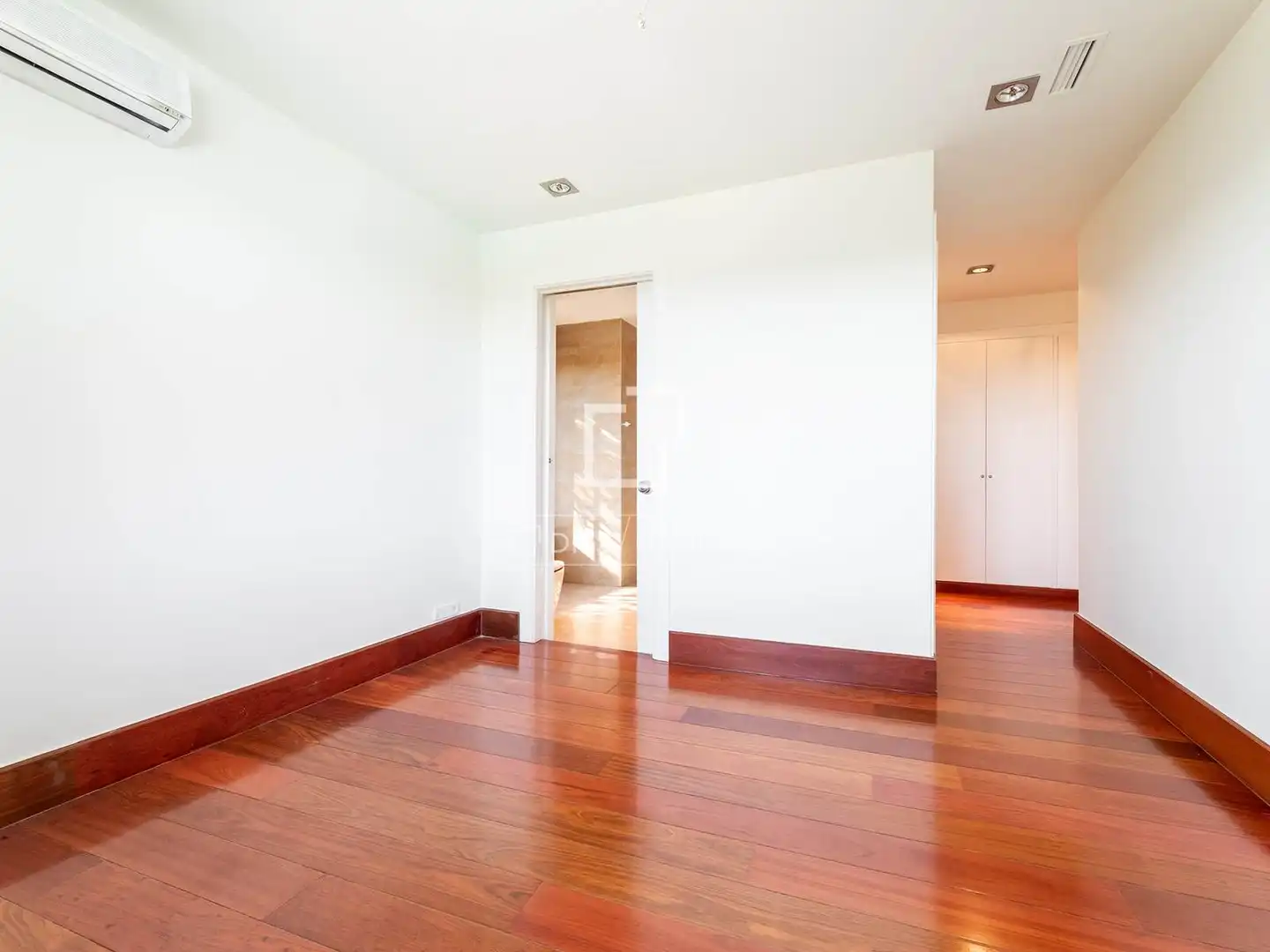 Houses for sale in Galapagar  with Air Conditioner, Private garden and Storage room