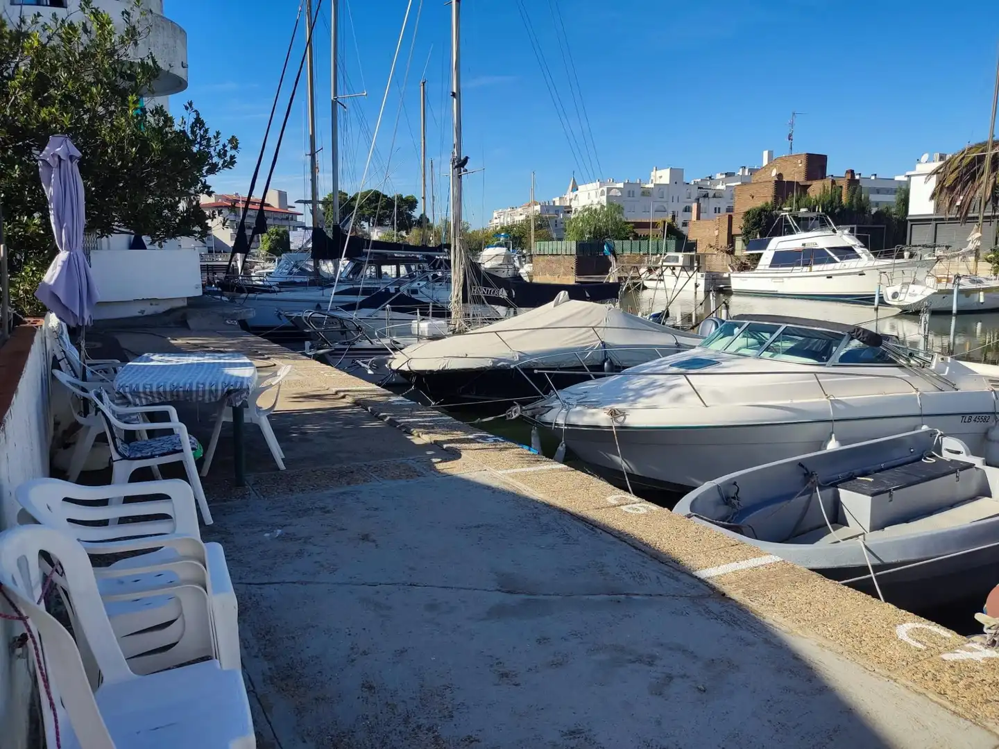 Parking de Piso en venta en Roses con Jardín privado, Terraza y Amueblado