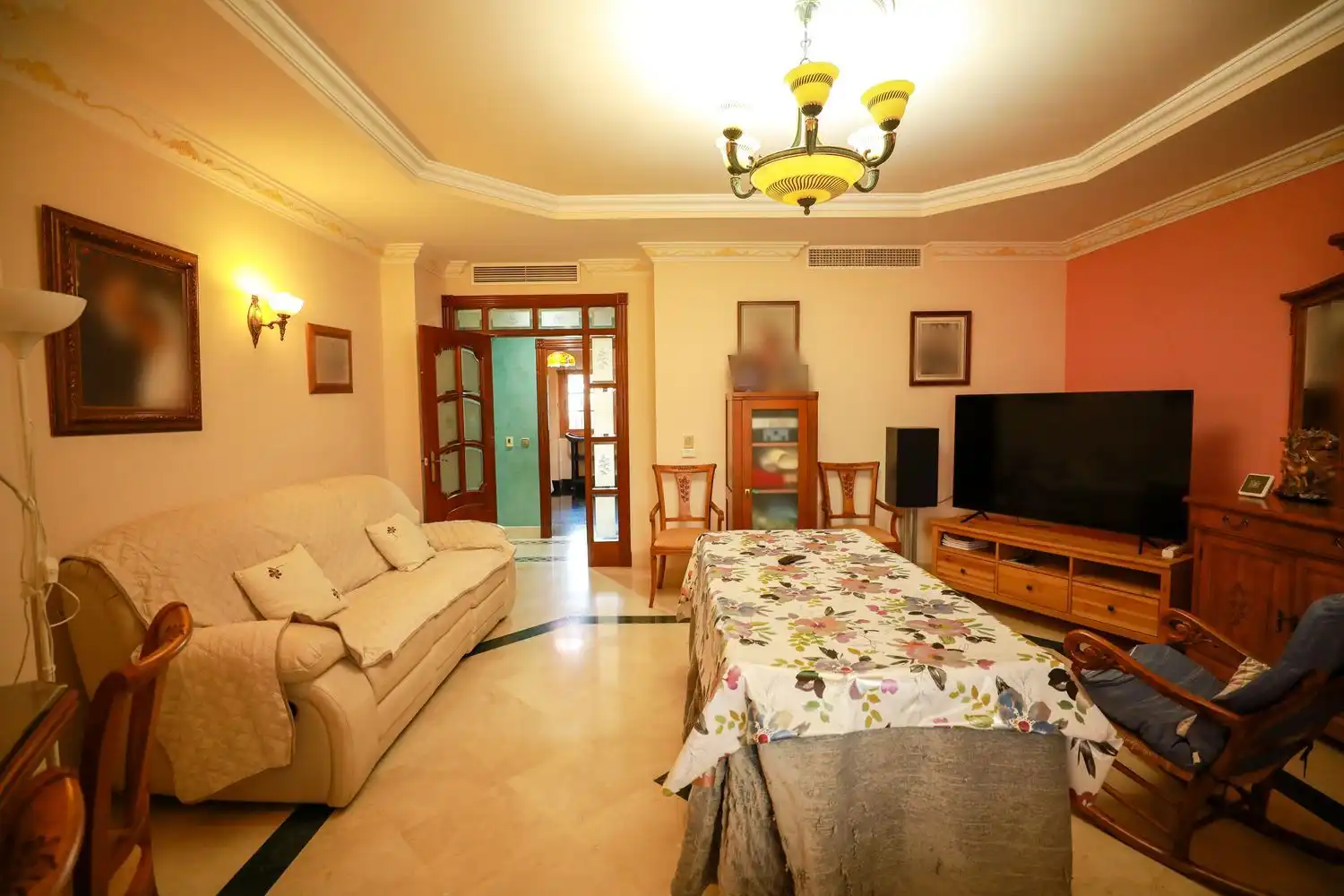Sala de estar de Casa o chalet en venta en Pizarra con Aire acondicionado, Calefacción y Jardín privado