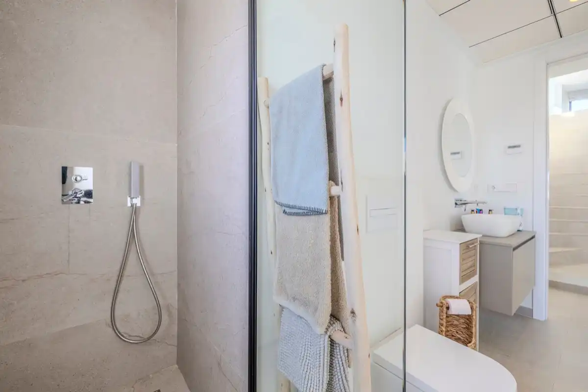 Bathroom of Houses for sale in Dénia  with Air Conditioner, Heating and Private garden