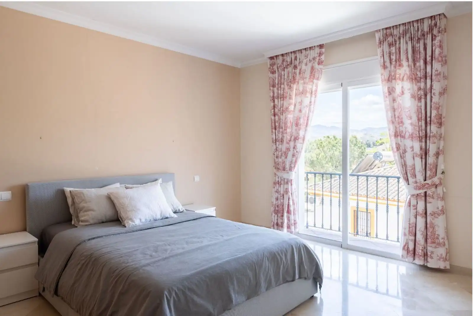 Habitación de Casa o chalet en venta en Marbella con Aire acondicionado, Terraza y Trastero