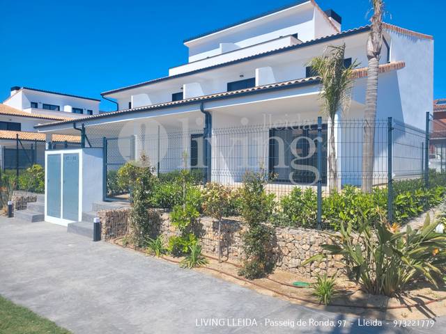 Casa adosada en Venta en Carrer d'Antoni Tàpies en Vandellòs i l'Hospitalet de l'Infant