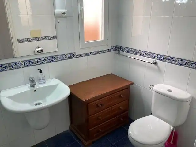 Baño de Apartamento en venta en Roquetas de Mar con Aire acondicionado y Piscina comunitaria