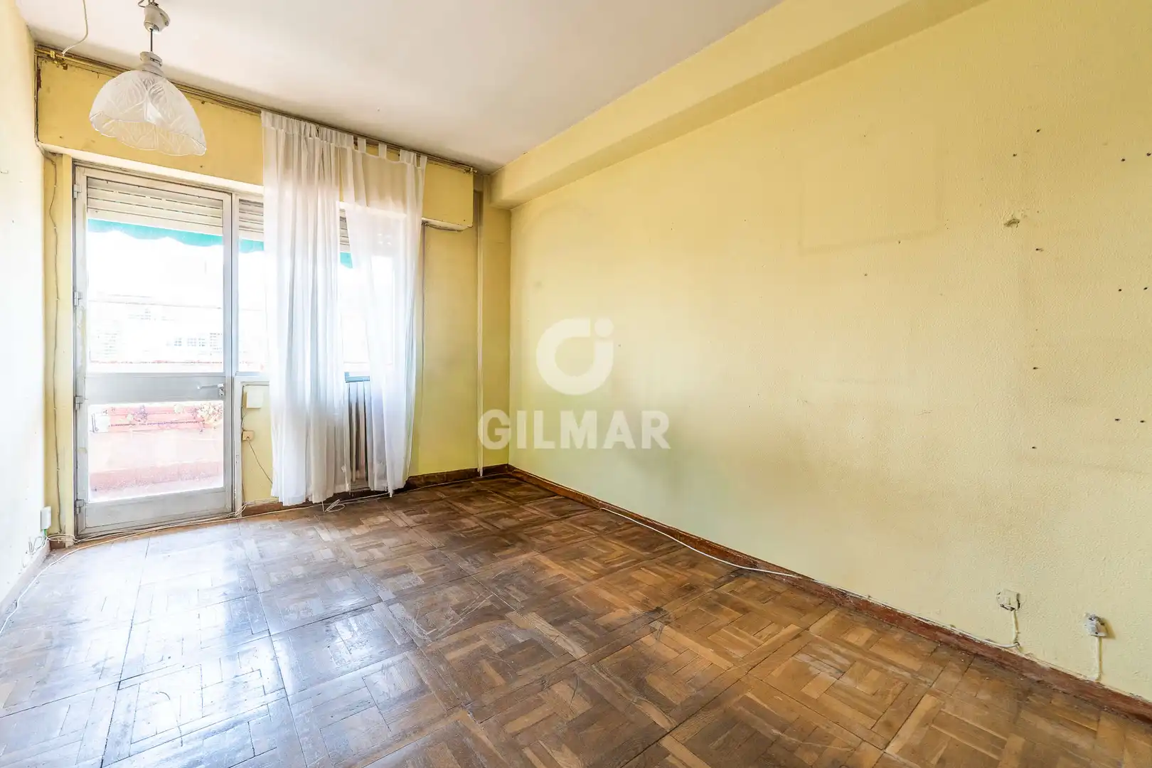 Habitación de Piso en venta en Madrid con Calefacción, Trastero y Balcón