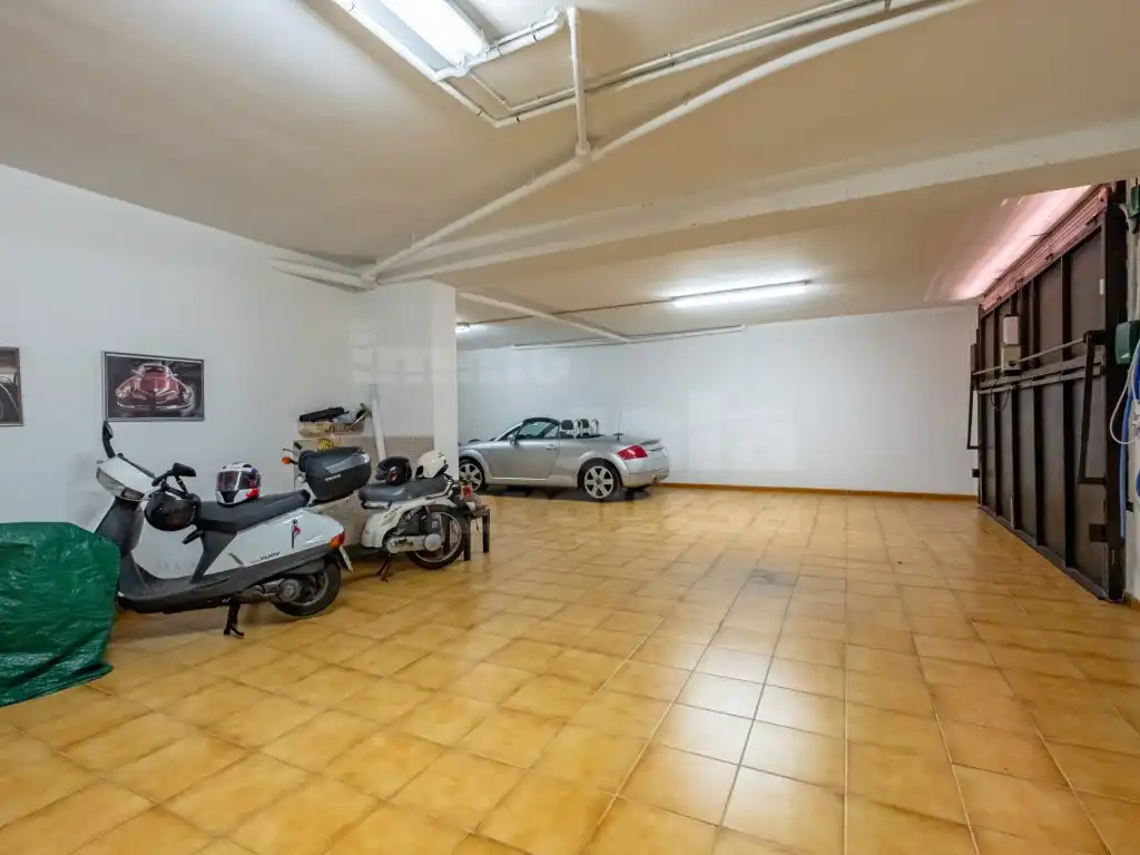 Parking of Houses for sale in Palafrugell