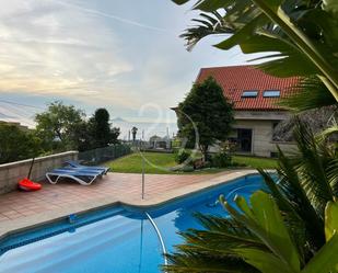 Piscina de Casa o xalet en venda en Vigo  amb Terrassa, Piscina i Balcó